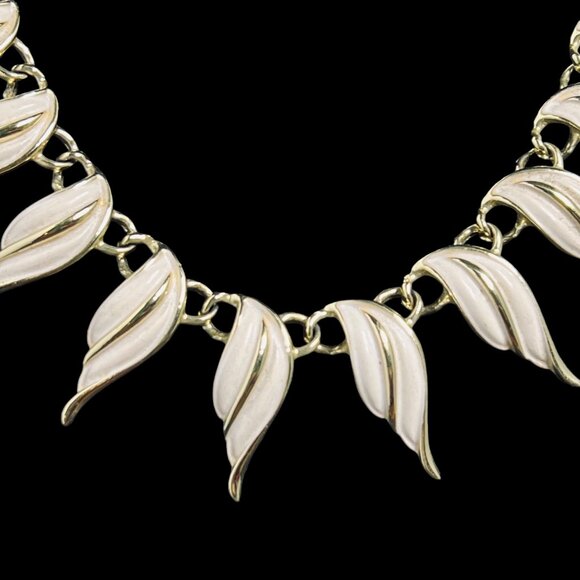 Emmons Gold Tone W/Off White Enamel Necklace & Tall Clip On Earrings Set (5321) - Picture 4 of 11